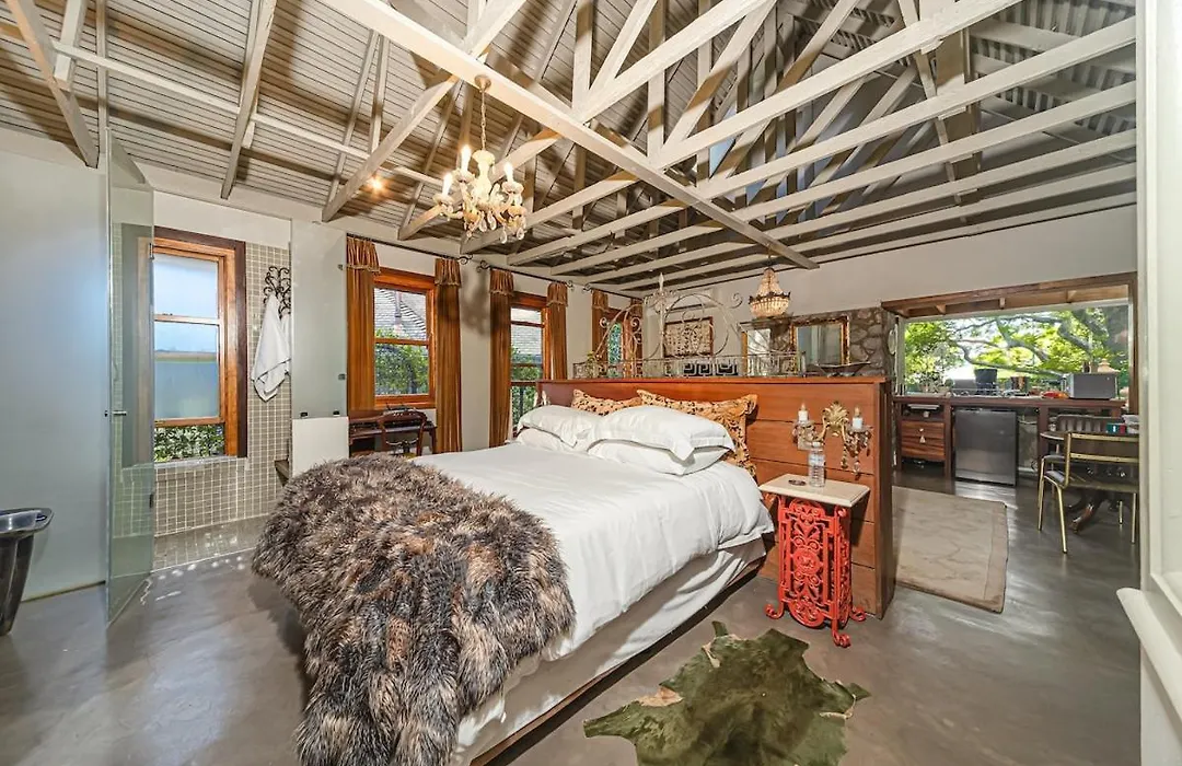 Festina Lente Guesthouse-1