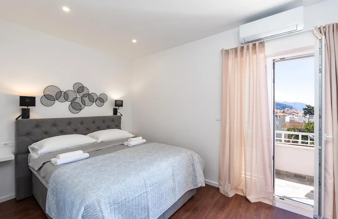 Guest House Nikolina-1