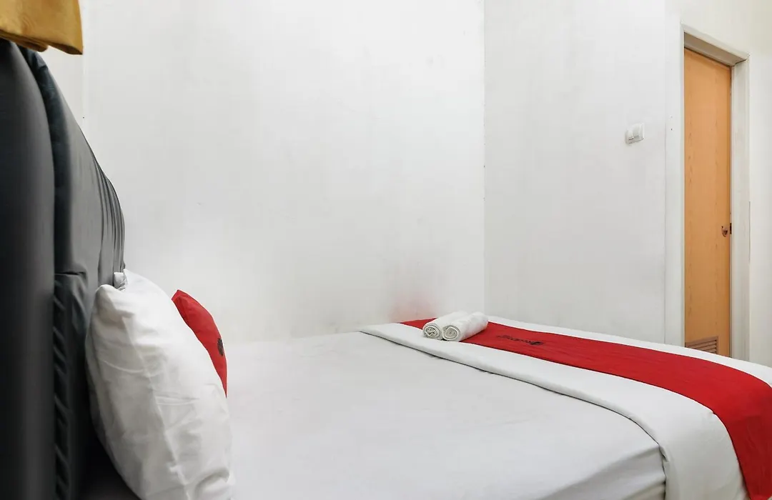 Reddoorz Near Cipinang Indah Mall-1