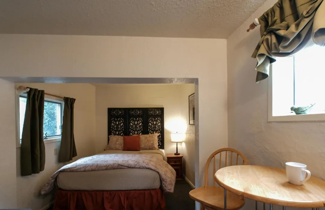 Jonquil Motel-1