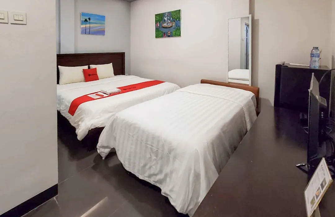 Reddoorz Plus Near Taman Ismail Marzuki-1