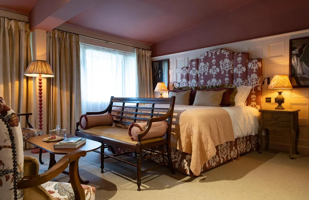 The Potters Heron - A Heartwood Inn-1