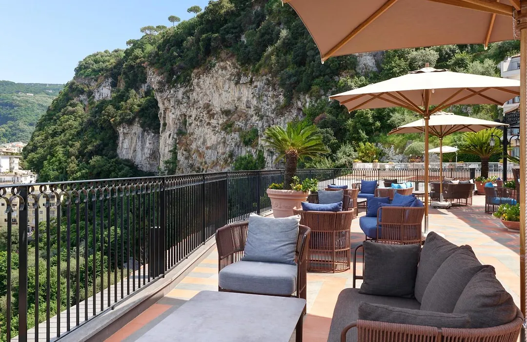 Grand Hotel Capodimonte-1