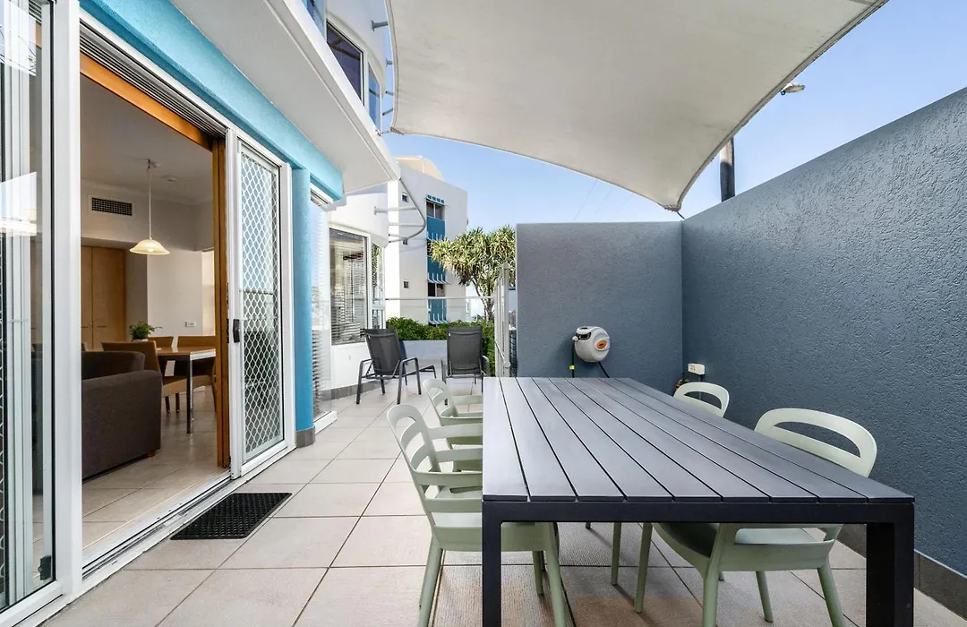 Rolling Surf Resort-1