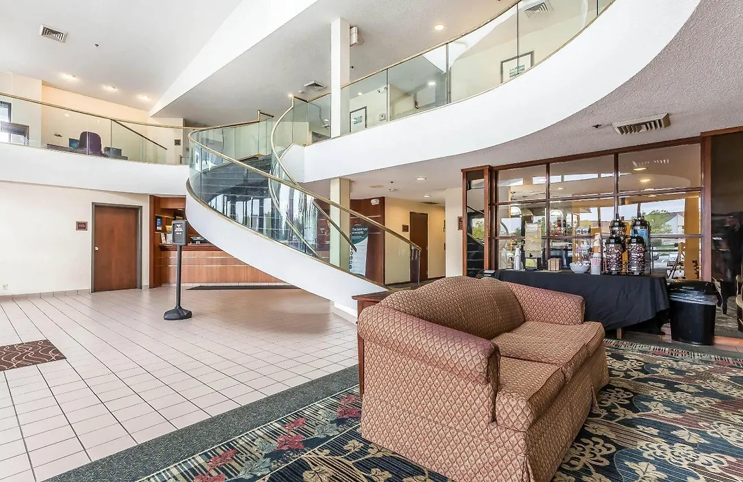 Comfort Inn Cleveland Airport-1