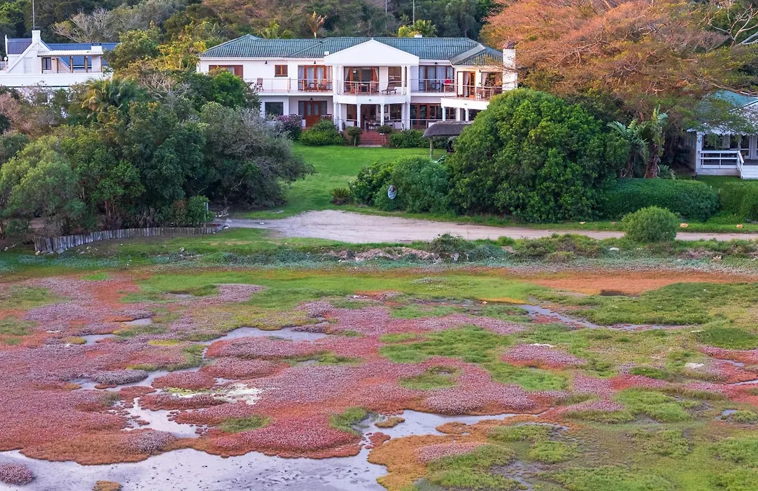 Waterfront Lodge-1