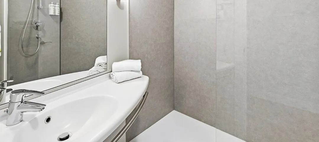 B&B Hotel Barcelona Mataro-1