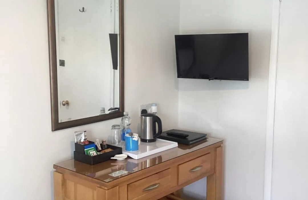 Dolly Waggon Guest House-1