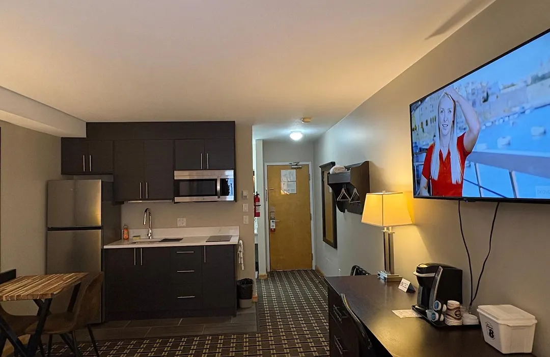 Super 8 By Wyndham Valemount-1