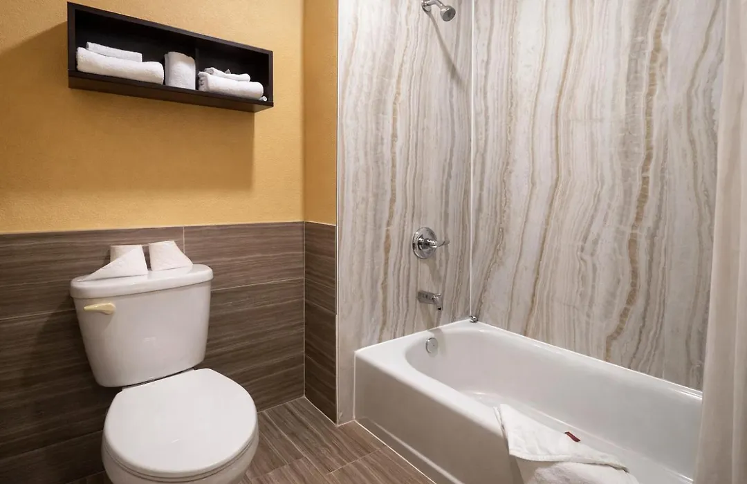 Super 8 By Wyndham Pasadena-1