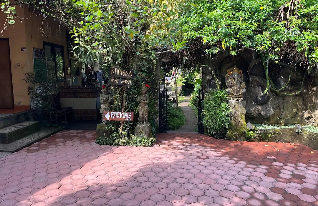 Khrisna Hs And Cottages-1