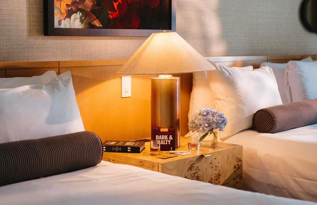 21C Museum Hotel Bentonville - Mgallery-1