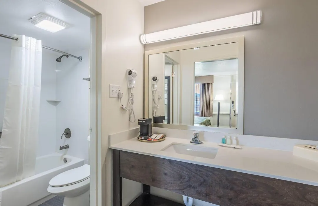 Quality Inn & Suites Conference Center Thomasville-1