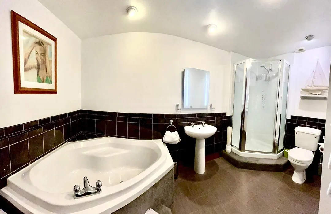 Falls Of Lora Hotel-1