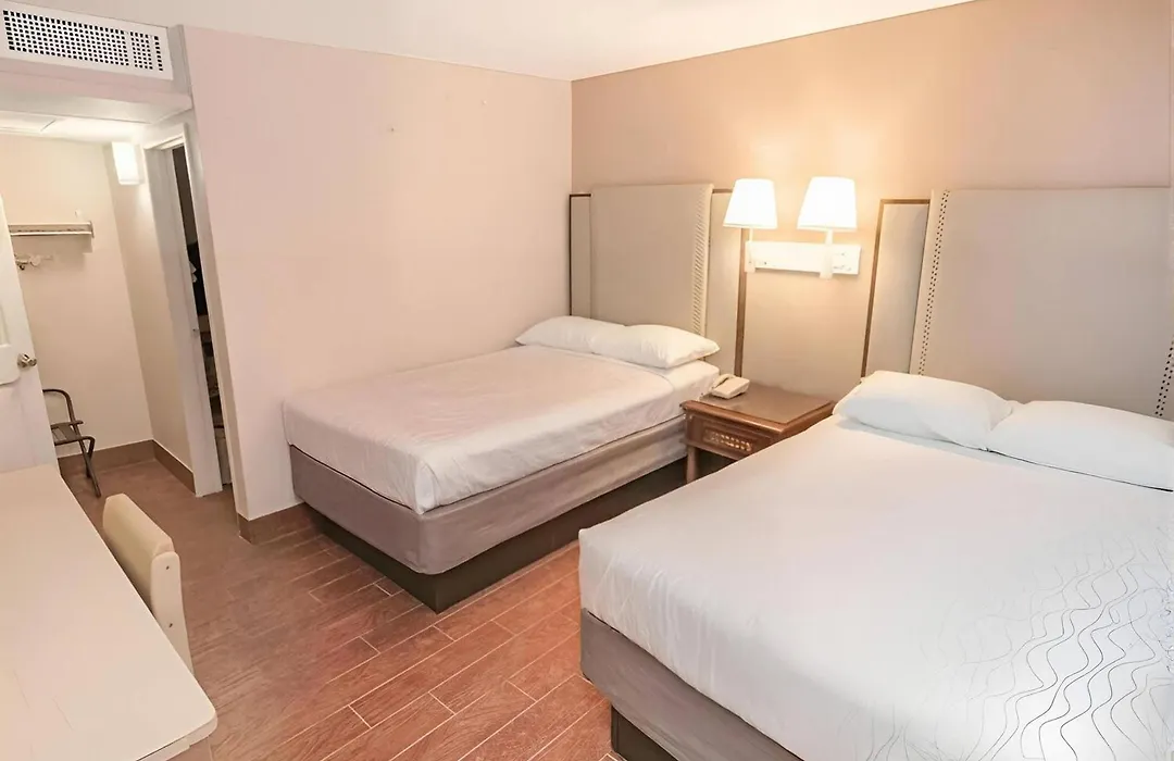 Econo Lodge Inn & Suites Yuma-1