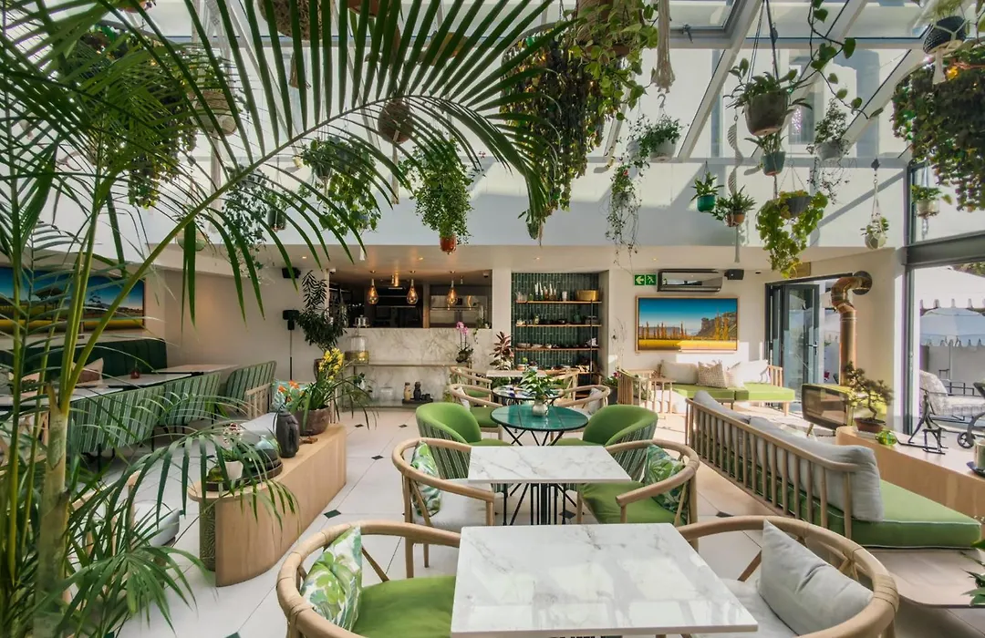 Le Petit Manoir Boutique Hotel-1