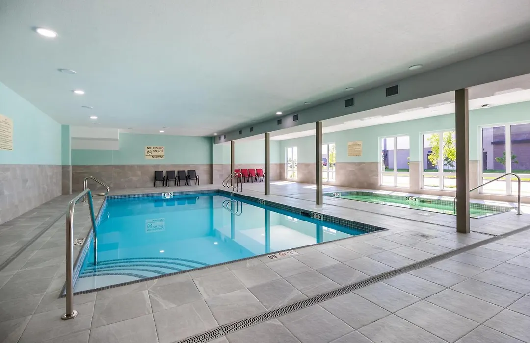 Hampton Inn & Suites Edmonton St. Albert, Ab-1