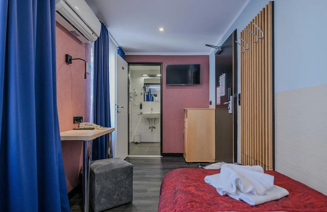 Ramada By Wyndham Frankfurt Central Station-1