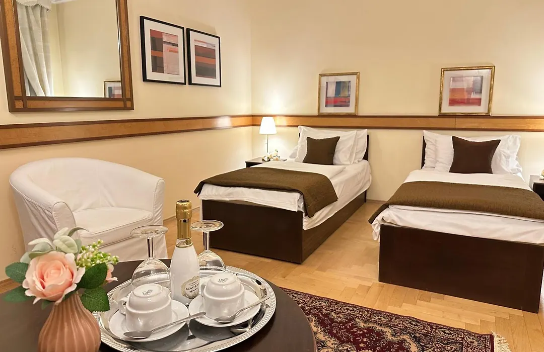 Fleur De Lis Hotel-1