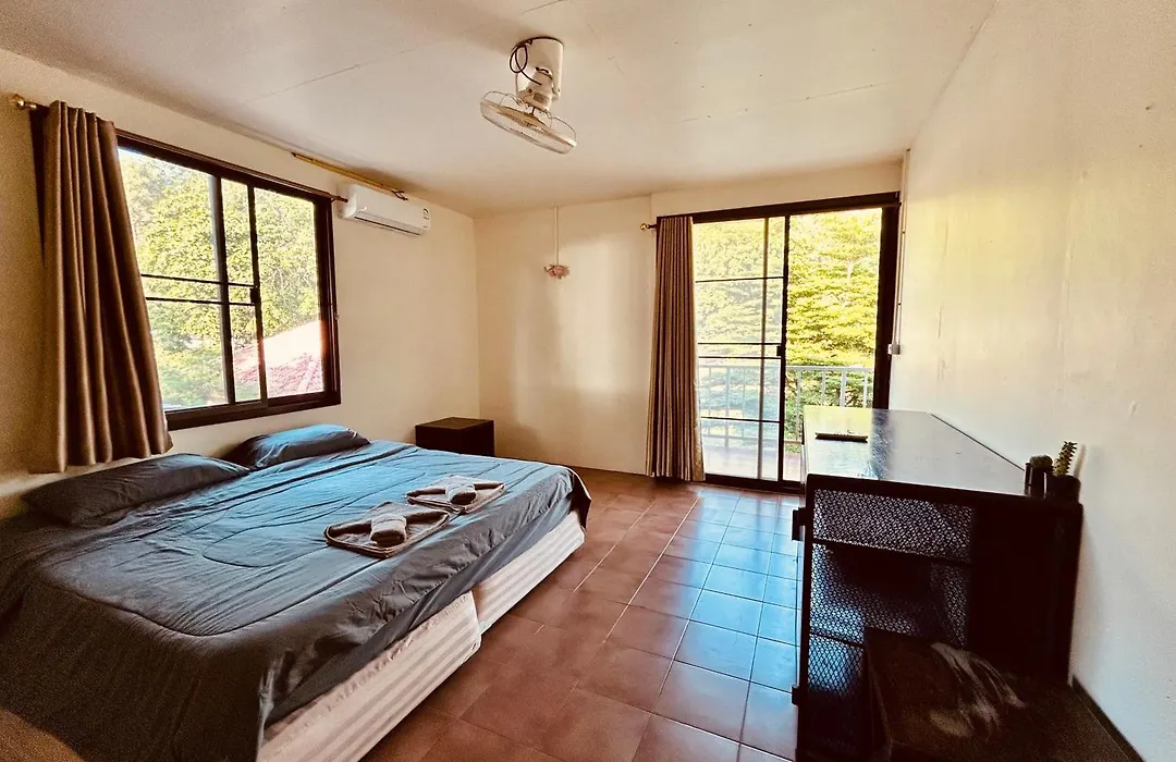 Tchin Tchin Guesthouse-1