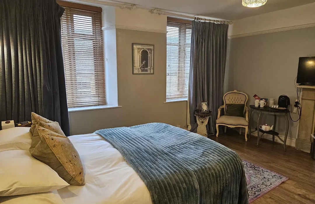 Cotswold Gardens Bed And Breakfast-1