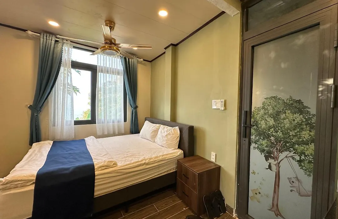 The Mountain Seaview-1