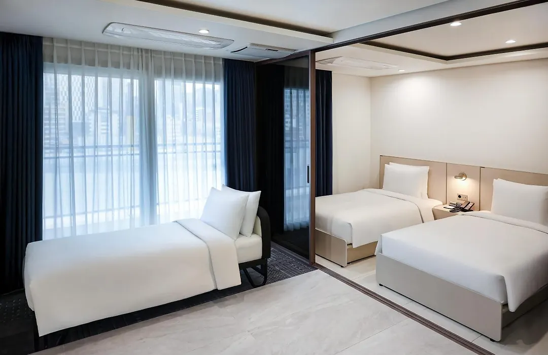 Hotel The Botanik Sewoon Myeongdong-1