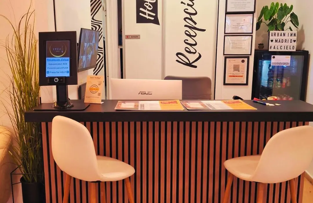 Capsule Inn Madrid-1