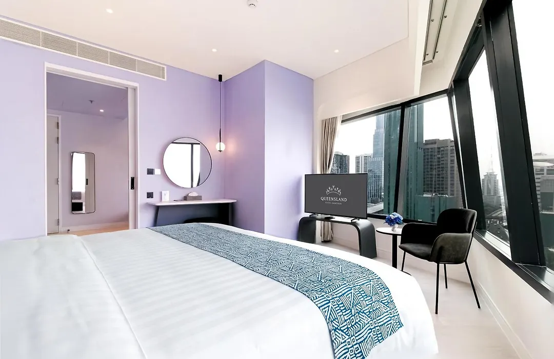 Queensland Hotel Bangkok-1