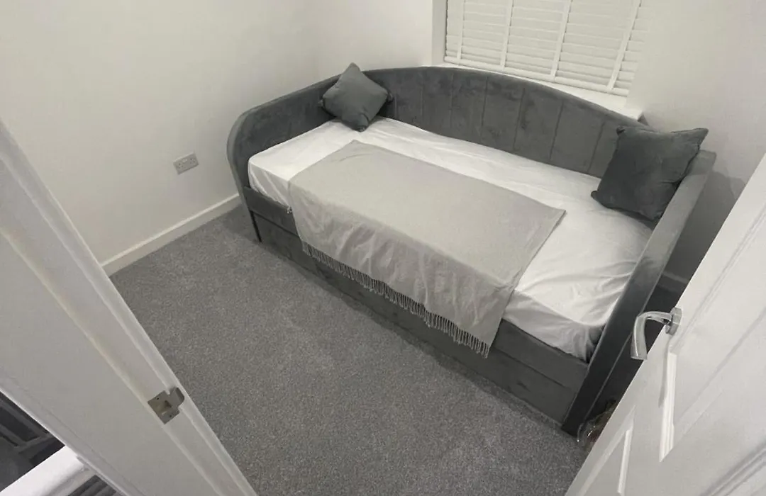 Blackburn House For Professionals-1
