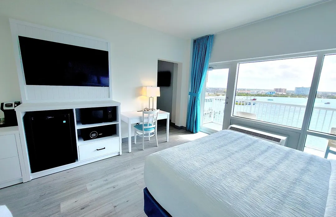 Charthouse Clearwater Beach Marina Hotel-1