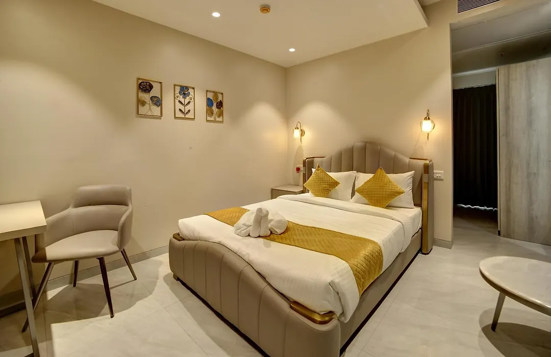 Staybird Capital- Business Hotel, Magarpatta City-1