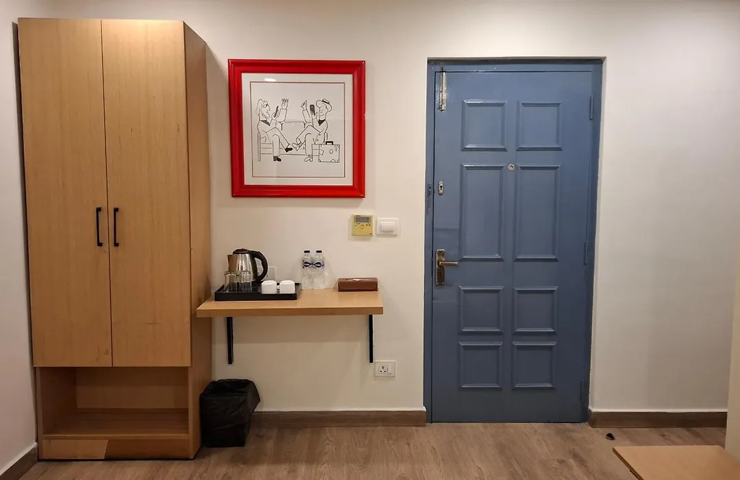 Hotel Consulate-1