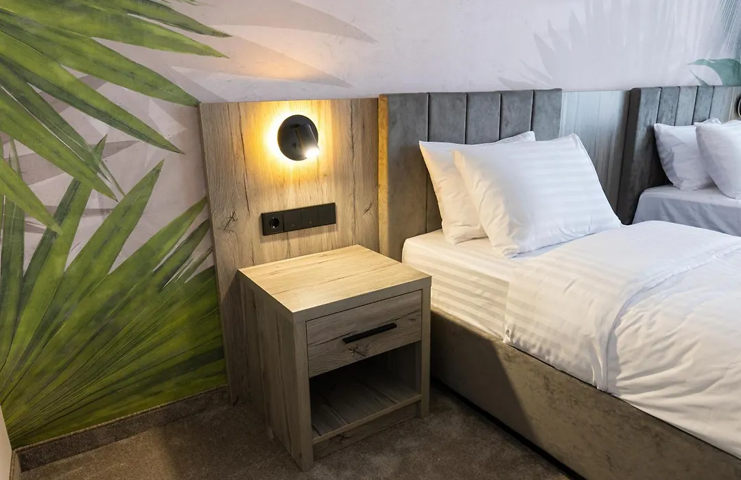 Hotel Oasis-1