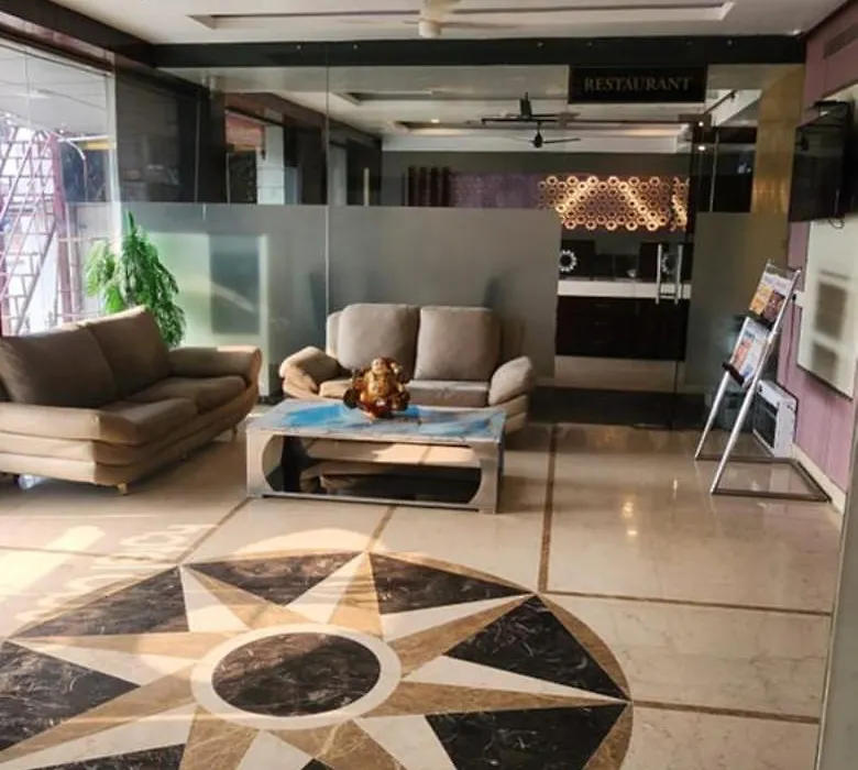 Hotel Cosmos-1