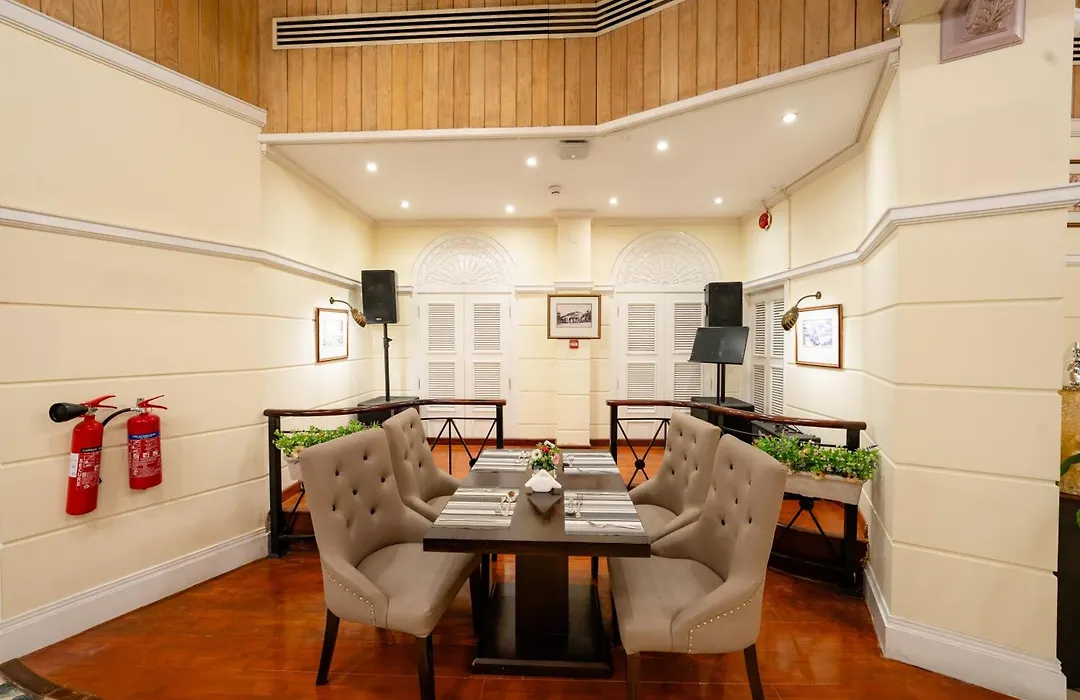 Luxe Avenue Hotel-1
