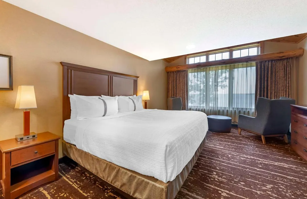 Best Western Premier The Lodge On Lake Detroit-1