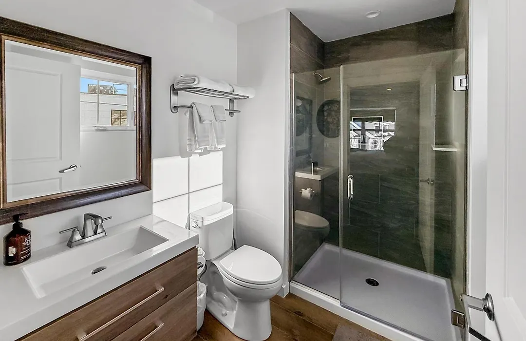 Daniella'S Suites-1