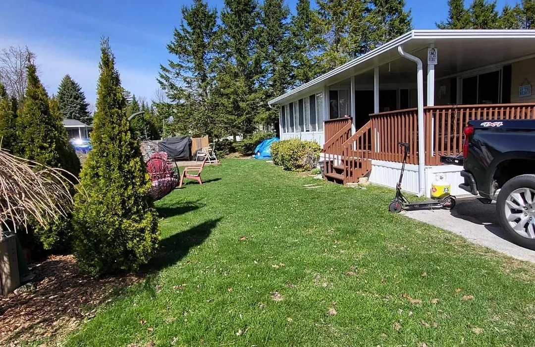 Family Cottage At Wasaga - Heated Pools & Walk To The Beach-1