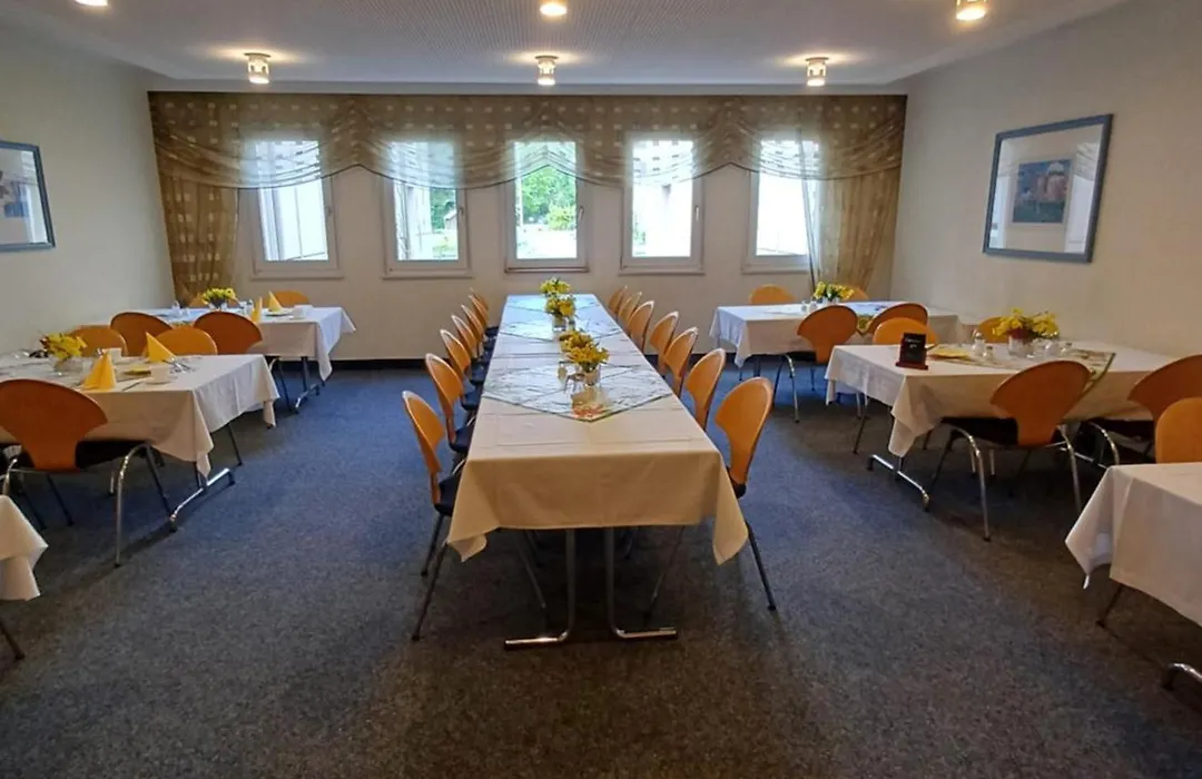 Hotel am Lärchenberg I Frühstück, WLAN, Parkplatz-1