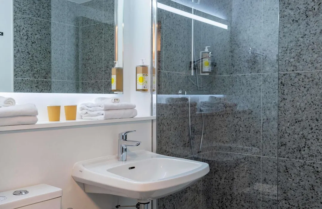 Greet Hotel Chatellerault-1