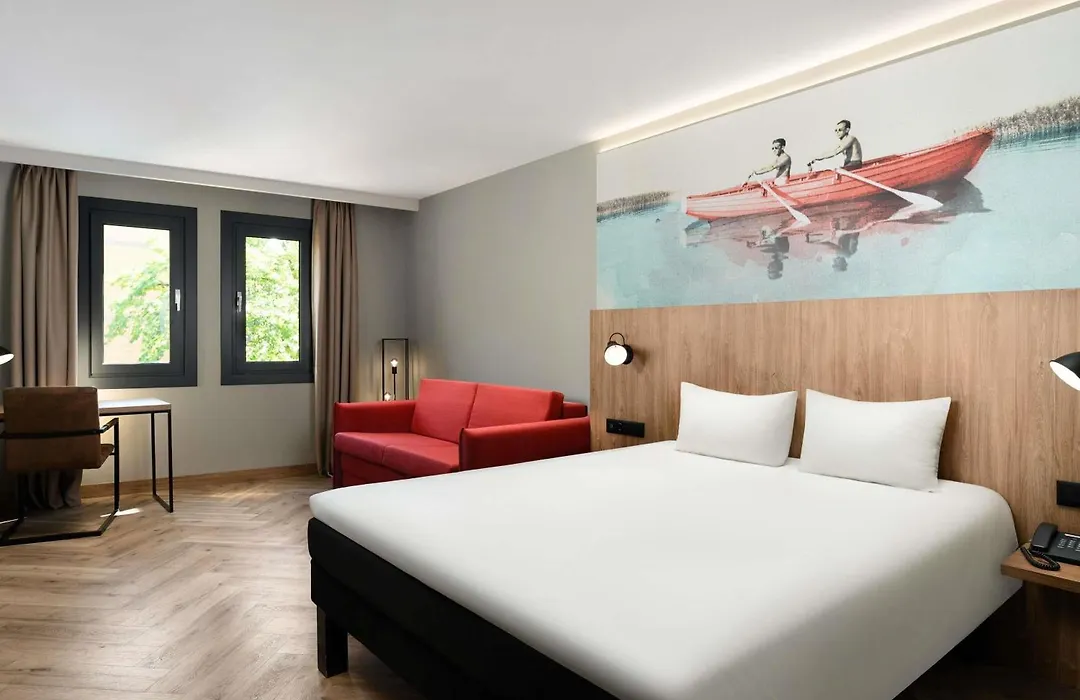 Ibis Budapest Heroes Square-1
