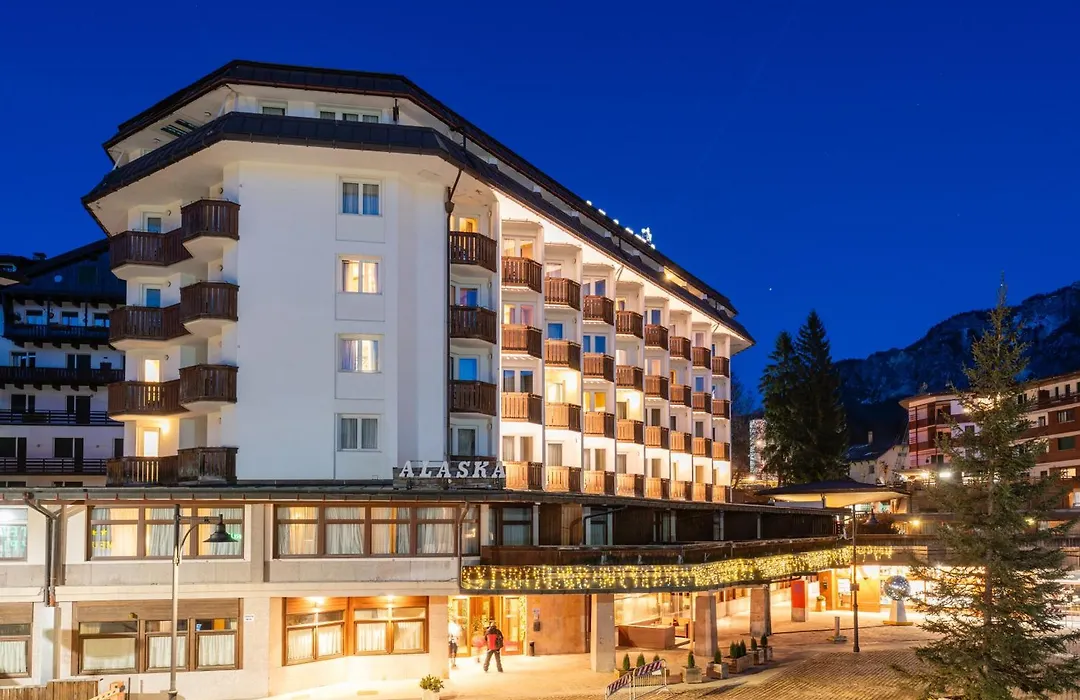 Hotel Alaska Cortina-1
