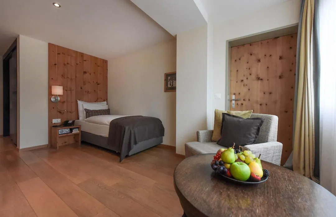 Hotel Adula-1