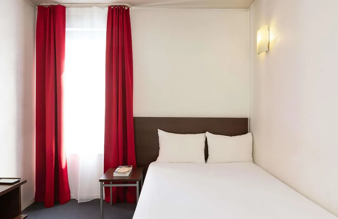 Aparthotel Adagio Access La Défense - Léonard De Vinci-1