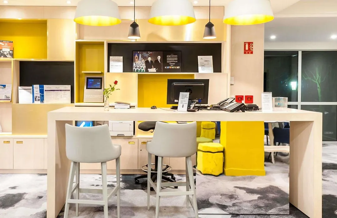 Hotel Mercure Macon Bord De Saone-1