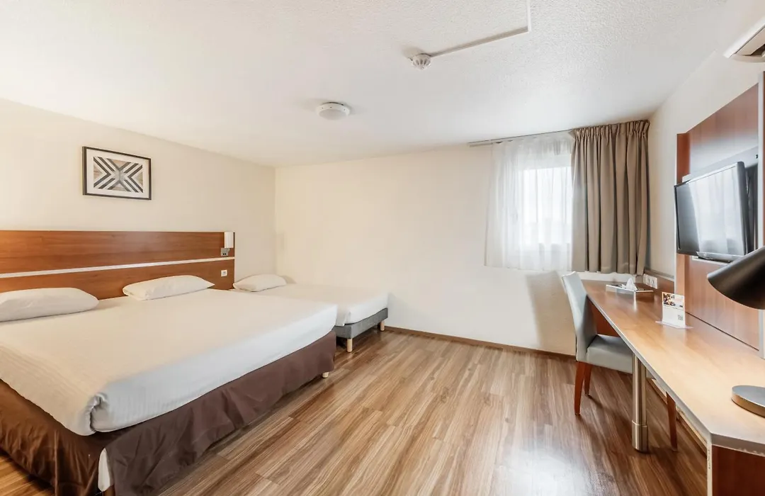 Comfort Hotel Aeroport Lyon St Exupery-1