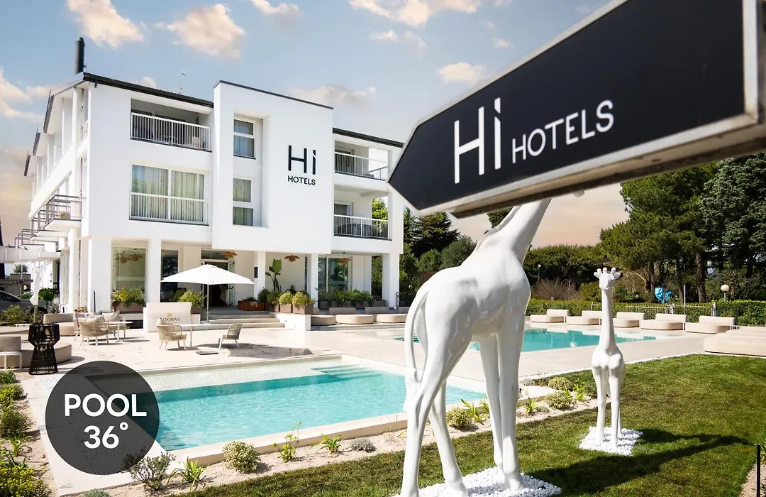 Hi Hotels Sirmione - Heated Lakeview Pool-1