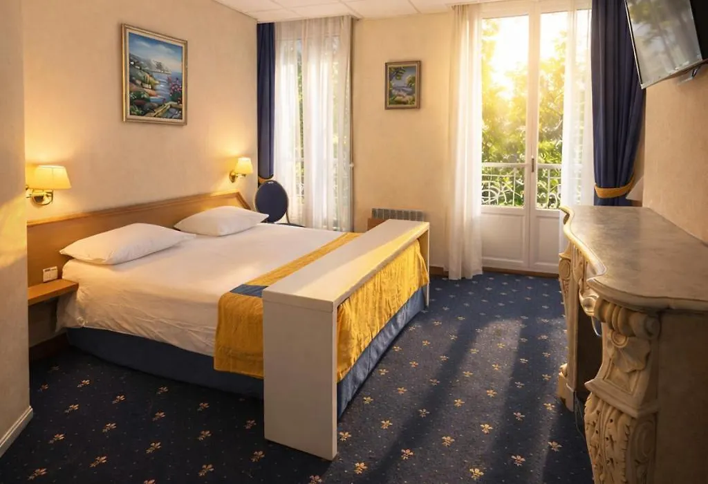 Hotel Foch-1
