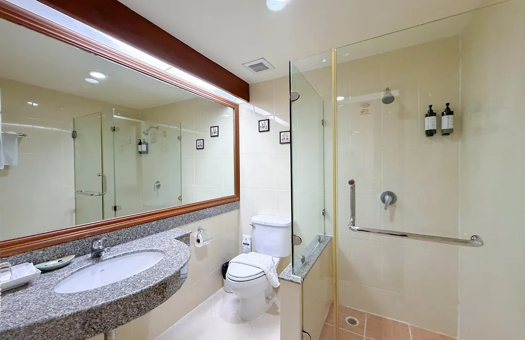 Pinnacle Lumpini Park Hotel-1